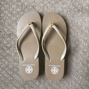 NWOT Tory Burch wedge flip flops in size 9